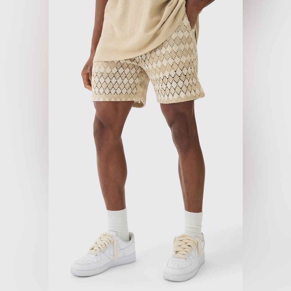 BoohooMAN Elasticated Waist Jacquard Bermuda Shorts